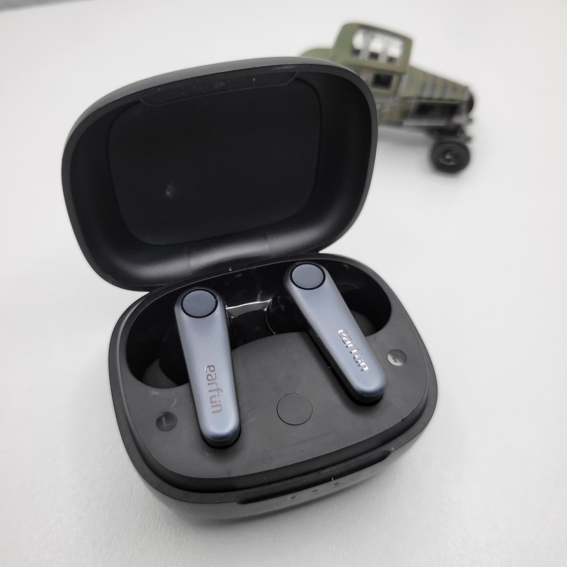 EarFun Air Pro 3 Intrauriculares Inalámbricos Gris